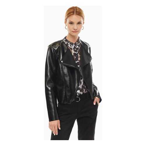 Кожаная куртка женская Guess W93L76-WBTV0-JBLK черная S в Pull and Bear